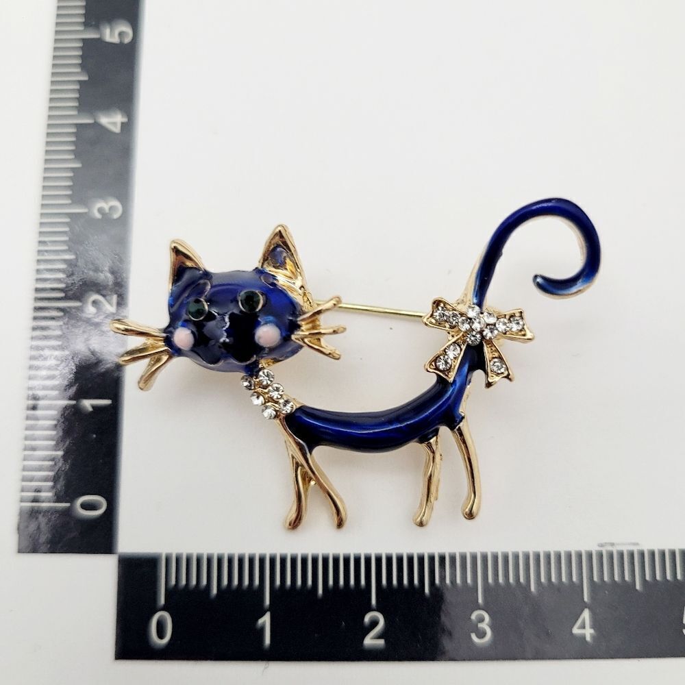 Brand New Gold Tone Blue Cat Rhinestone Brooch Pin - Picture 7 of 7